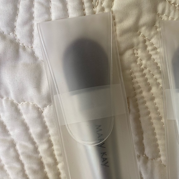 Lot of 3 Mary Kay Liquid Foundation Brush - Picture 4 of 4